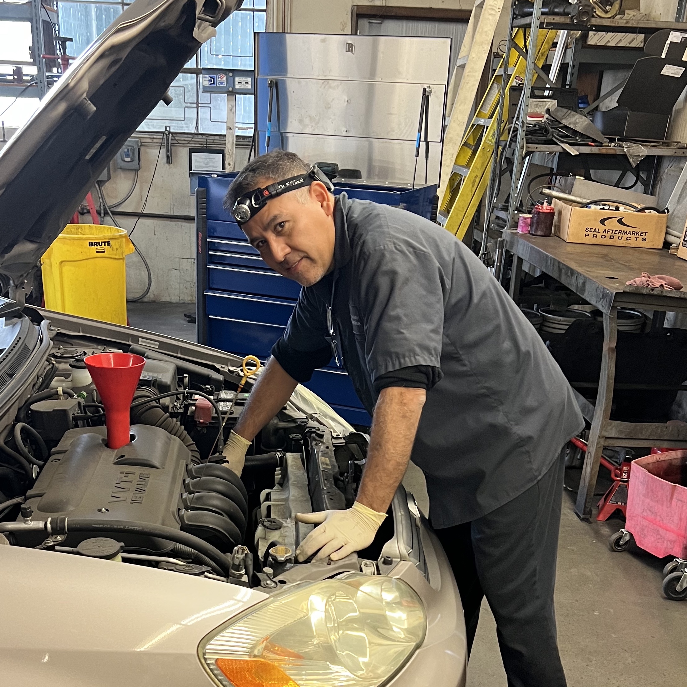 Felix Xitimul - The Auto Service