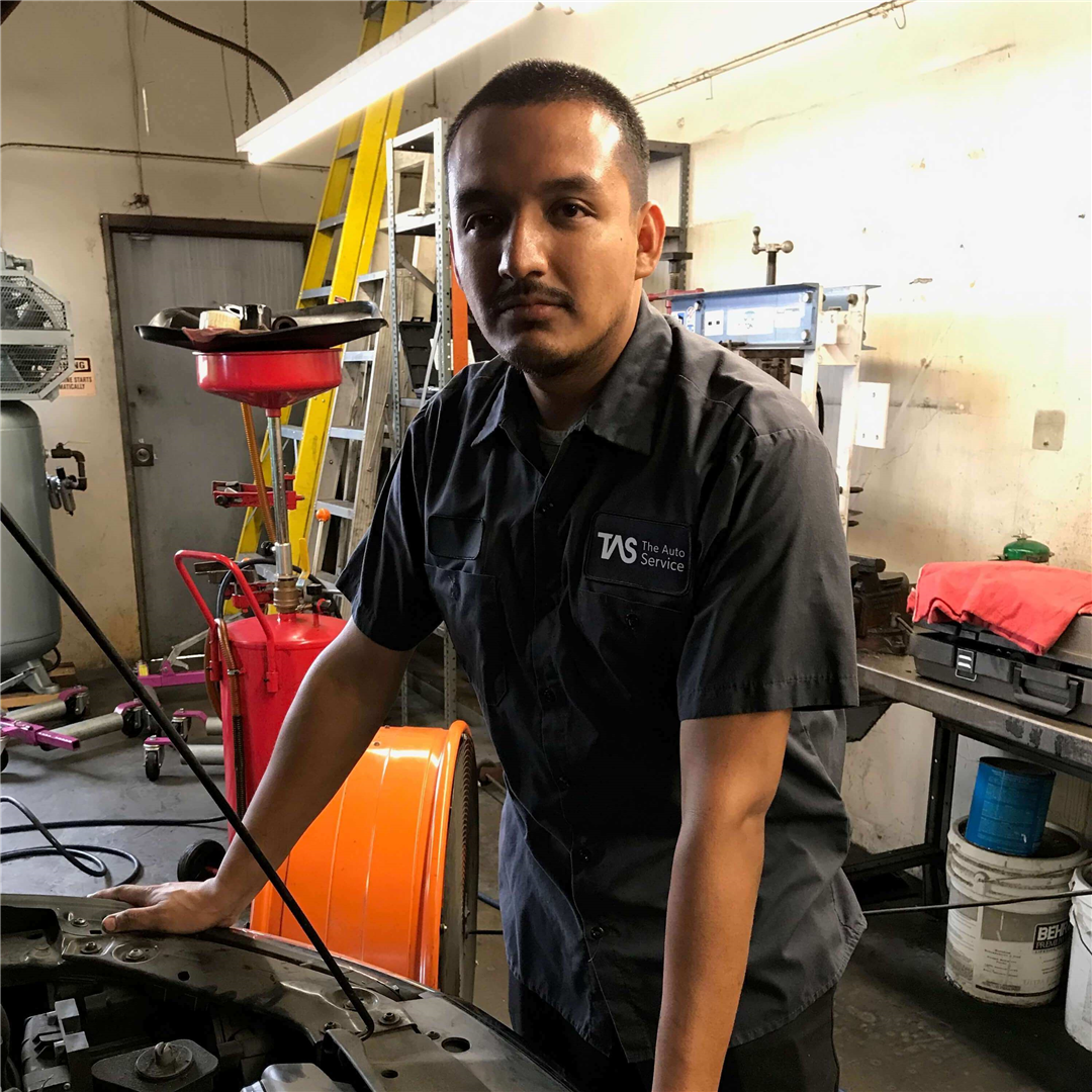 Reynaldo Martinez - The Auto Service